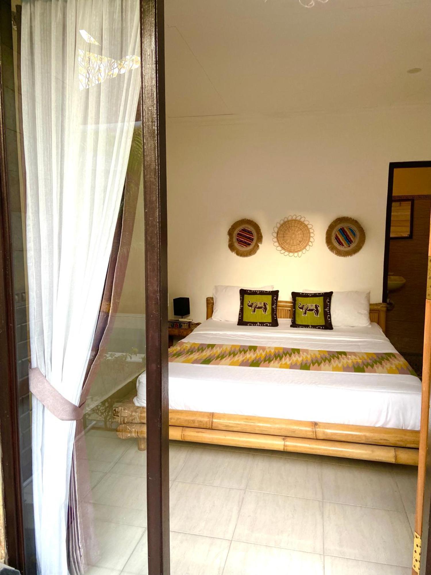 Tropical Garden Inn Batununggul Kültér fotó